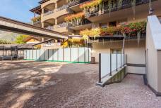 Hotel Kesslwirt - Rampa di accesso al Biergarten con parco giochi